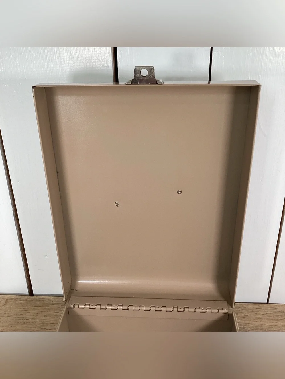 Vintage Beige Metal Lock Box 8